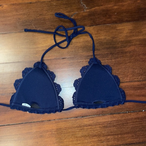 Abercrombie and Fitch bikini top - Picture 3 of 3